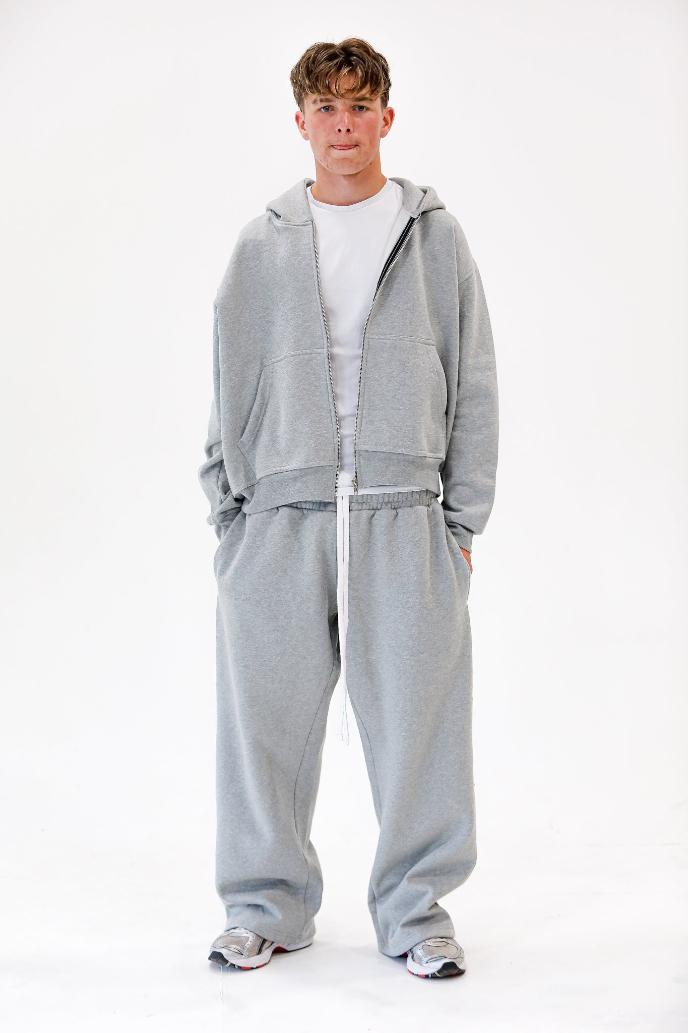 GREY CLOUD SWEATS