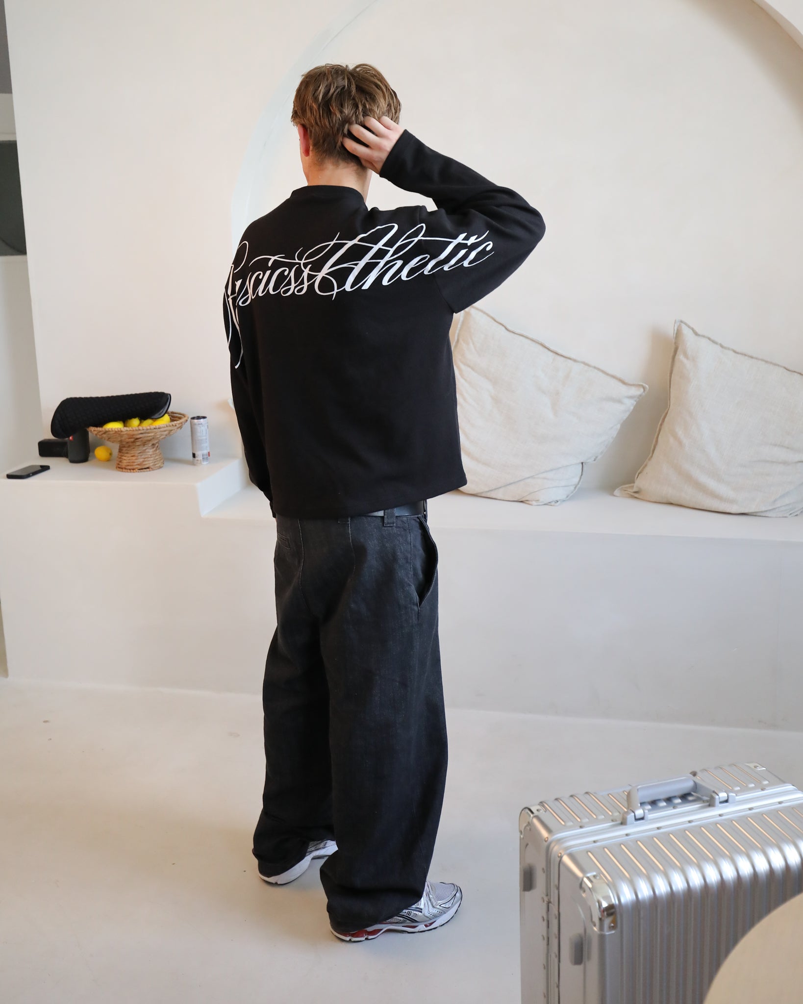 BLACK WAFFLE LONGSLEEVE