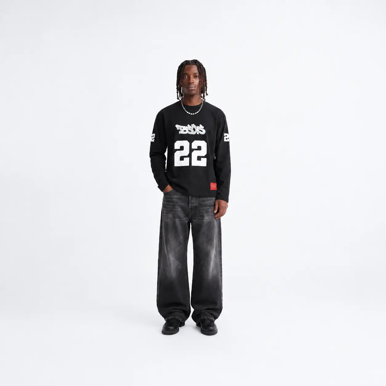 BLACK 22 LONG SLEEVE
