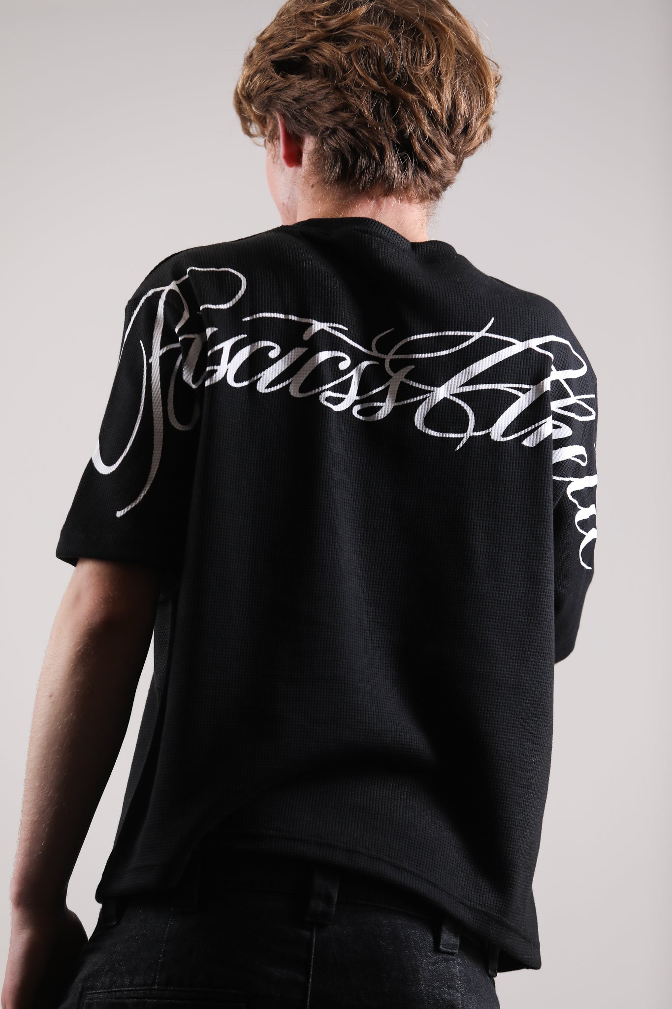 SCRIPT WAFFLE T-SHIRT BLACK