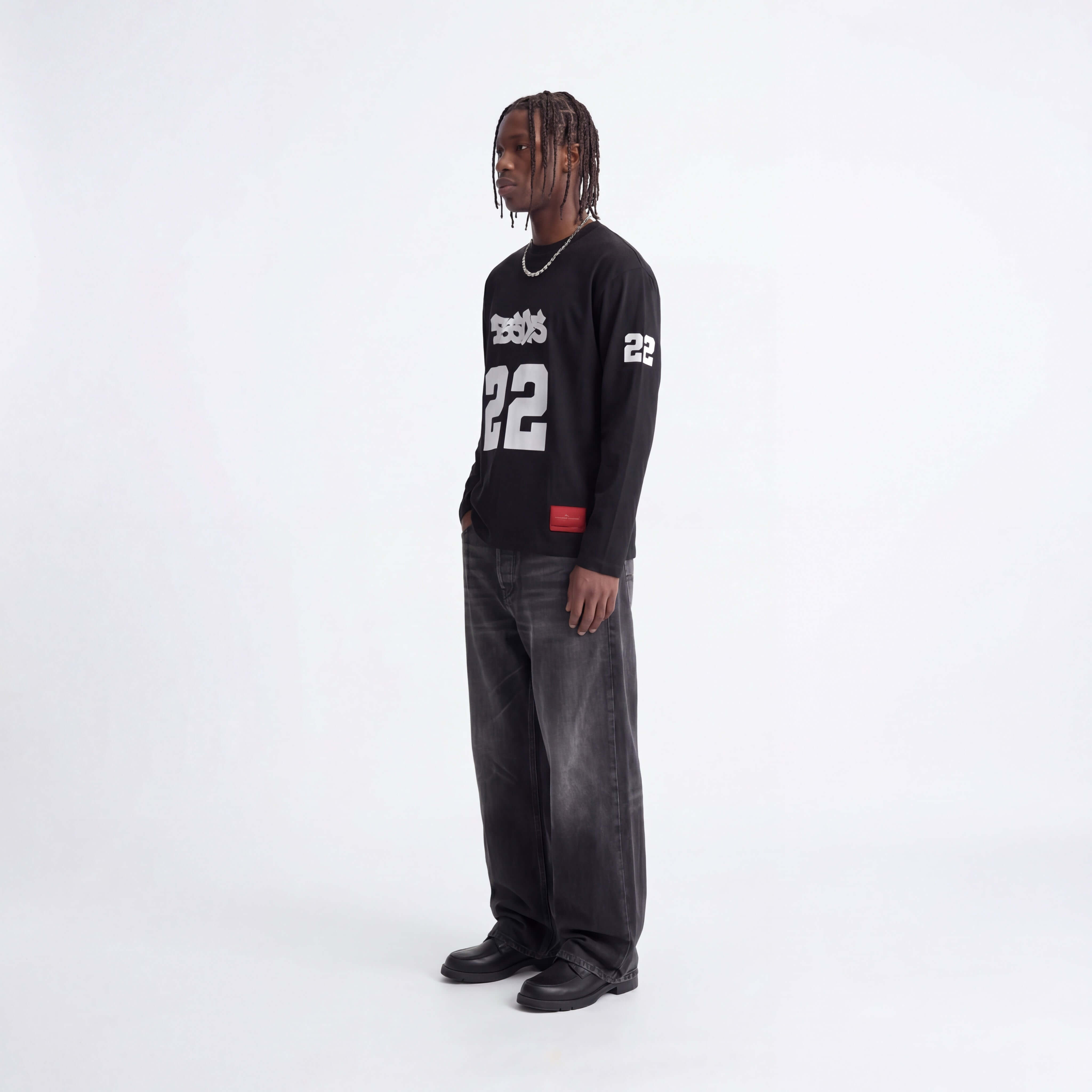 BLACK 22 LONG SLEEVE