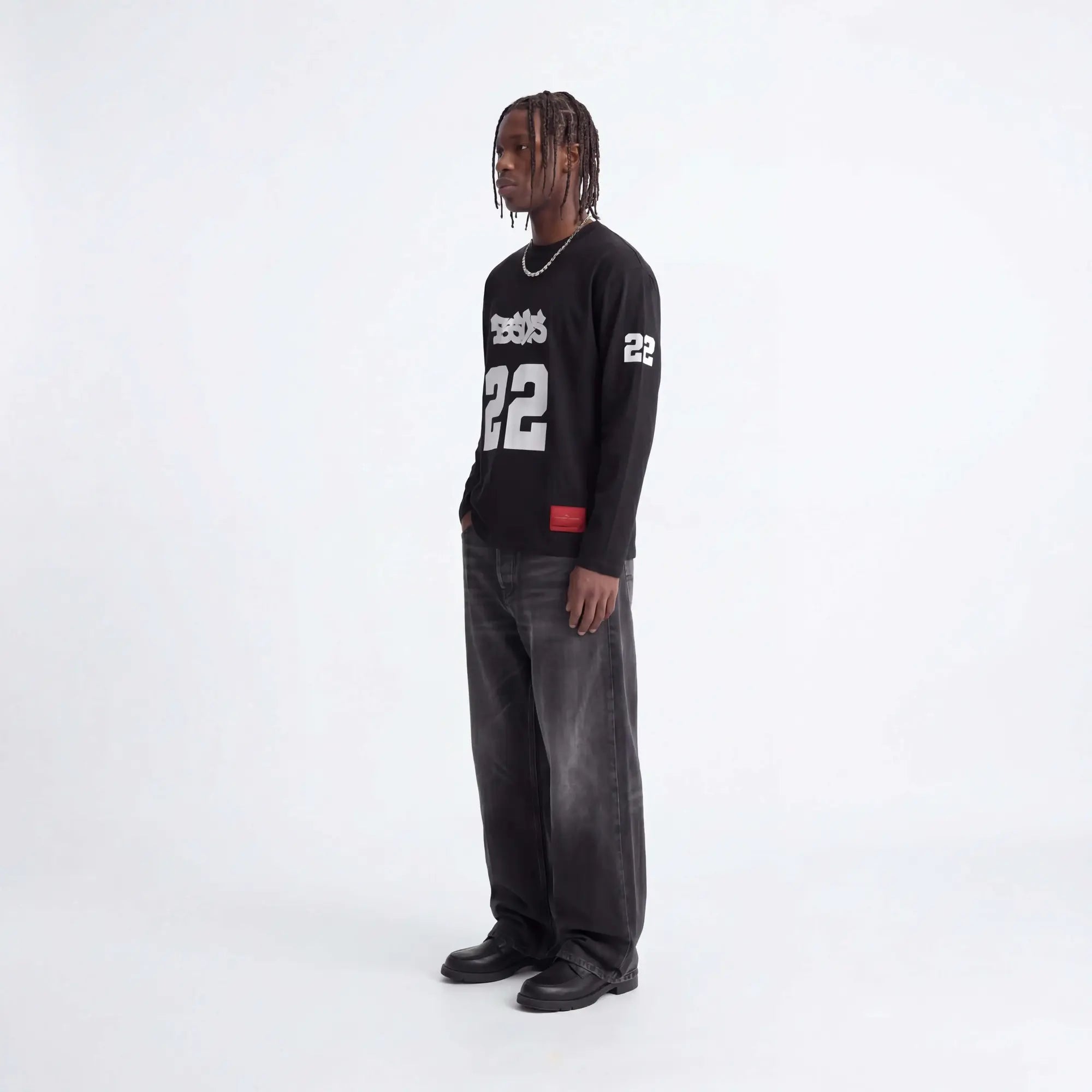 BLACK 22 LONGSLEEVE